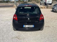 Usata Renault Clio III 75 CV (55 kW) 2006 Nero Berlina