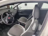 Usata Fiat Grande Punto 75 CV (55 kW) 2013 Bianco Utilitaria