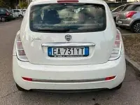 Gebraucht Lancia Ypsilon 77 PS (56 kW) 2010 Weiß Kleinwagen