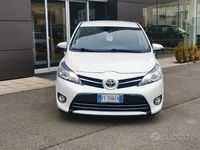 Usata Toyota Verso Style 111 CV (81 kW) 2016 Bianco Monovolume
