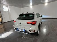 Usata VW T-Roc Life 110 CV (80 kW) 2022 Argento SUV