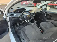 Usata Peugeot 208 GT-line 100 CV (73 kW) 2017 Bianco Utilitaria