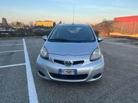 Usata Toyota Aygo Edition 68 CV (50 kW) 2010 Argento Utilitaria
