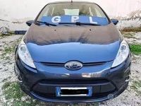 Usata Ford Fiesta 82 CV (60 kW) 2010 Grigio Utilitaria