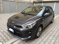Usata Kia Rio 101 CV (74 kW) 2017 Grigio Berlina