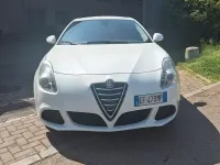 Usata Alfa Romeo Giulietta Distinctive 105 CV (77 kW) 2010 Bianco Utilitaria