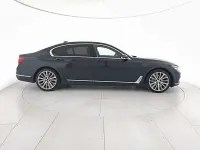 Usata BMW 730L 265 CV (194 kW) 2019 Imperial blue Berlina