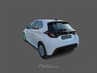Usata Toyota Yaris Hybrid Active 92 CV (67 kW) 2025 Bianco Berlina