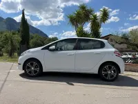 Usata Peugeot 208 Active 68 CV (50 kW) 2014 Bianco Utilitaria