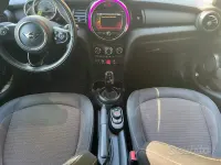 Begagnad Mini ONE 2018 Grön Halvkombi