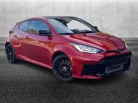 Usata Toyota Yaris 280 CV (205 kW) 2024 Rosso Utilitaria
