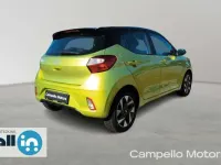 Nuova Hyundai i10 63 CV (46 kW) 2025 Giallo tetto nero Utilitaria