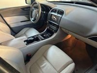 Usata Jaguar XE Prestige 179 CV (131 kW) 2016 Nero Berlina