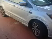 Usata Ford Kuga 120 CV (88 kW) 2017 Giallo SUV