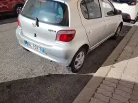 Second-hand Toyota Yaris 86 CP (63 kW) 2000 Gri Berlinǎ