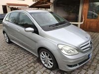 Usata Mercedes B200 140 CV (102 kW) 2007 Argento Monovolume