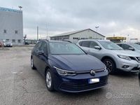 Usata VW Golf VIII Life 116 CV (85 kW) 2021 Blu Station wagon