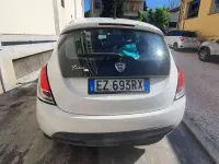 Usata Lancia Ypsilon 69 CV (50 kW) 2015 Bianco Utilitaria