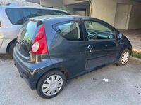 Usata Peugeot 107 68 CV (50 kW) 2007 Grigio Utilitaria