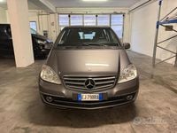 Usata Mercedes A180 Elegance 108 CV (79 kW) 2011 Grigio Berlina