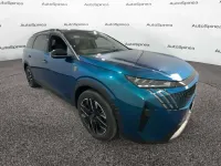 Usado Peugeot 5008 Allure 145 HP (106 kW) 2025 Azul SUV