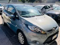 Usata Ford Fiesta Titanium 82 CV (60 kW) 2009 Bluazzurro Berlina