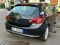 Usata Opel Astra Cosmo 120 CV (88 kW) 2013 Nero Berlina