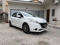Usata Peugeot 208 68 CV (50 kW) 2013 Bianco Utilitaria
