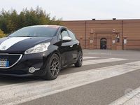 Usata Peugeot 208 68 CV (50 kW) 2014 Utilitaria