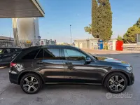 Usata Mercedes GLC300 245 CV (180 kW) 2020 Grigio SUV