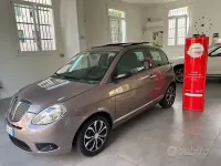 Usata Lancia Ypsilon 77 CV (56 kW) 2010 Viola Utilitaria