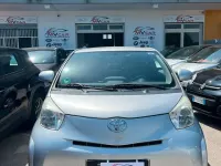 Usata Toyota iQ Sol 68 CV (50 kW) 2010 Argento Utilitaria