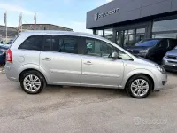 Usata Opel Zafira 150 CV (110 kW) 2012 Grigio Monovolume