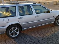 Usata Volvo V70 140 CV (102 kW) 2000 Argento Station wagon