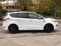 Usata Ford Kuga 120 CV (88 kW) 2018 Bianco SUV