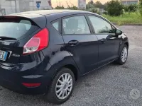 Usata Ford Fiesta 95 CV (69 kW) 2013 Bluazzurro Berlina