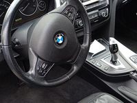 Usata BMW 318 150 CV (110 kW) 2019 Nero Station wagon