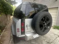Usata Land Rover Defender SE 200 CV (147 kW) 2024 Hakuba silver SUV