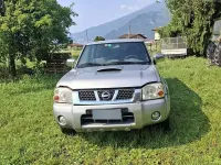 Usata Nissan Navara 133 CV (97 kW) 2004 Grigio Pick-up