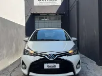 Usata Toyota Yaris Hybrid Style 75 CV (55 kW) 2015 Bianco Berlina