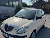 Usata Lancia Ypsilon 80 CV (58 kW) 2003 Bianco Utilitaria