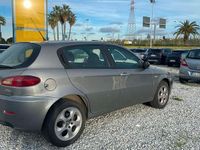 Usado Alfa Romeo 147 120 CV (88 kW) 2007 Gris Utilitario