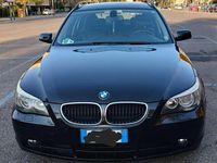 Usata BMW 530 218 CV (160 kW) 2005 Nero Station wagon