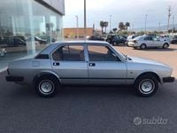 Usata Alfa Romeo Alfetta Quadrifoglio 125 CV (91 kW) 1983 Grigio Berlina