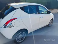 Usata Lancia Ypsilon 69 CV (50 kW) 2012 Utilitaria