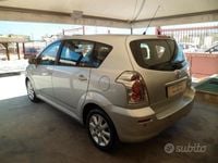 Usata Toyota Corolla Verso 116 CV (85 kW) 2005 Grigio Monovolume