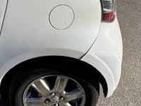 Usata Toyota iQ 68 CV (50 kW) 2011 Bianco Utilitaria