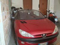 Usata Peugeot 206 109 CV (80 kW) 2001 Rosso Cabrio