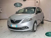 Usata Lancia Ypsilon Platinum 69 CV (50 kW) 2017 Argento Utilitaria