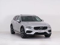 Usata Volvo V60 CC Pro 190 CV (139 kW) 2020 Silver bright Station wagon